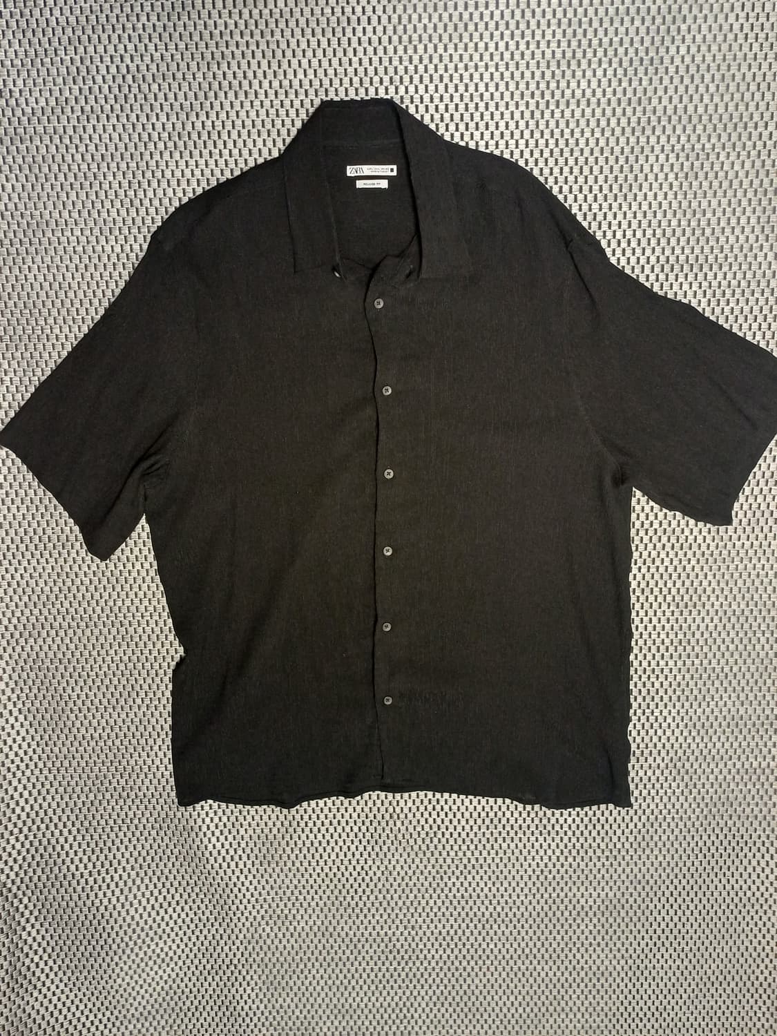 [L] 자라(ZARA) 남성 릴랙스핏 오픈칼라 반팔 셔츠 블랙 상품이미지3