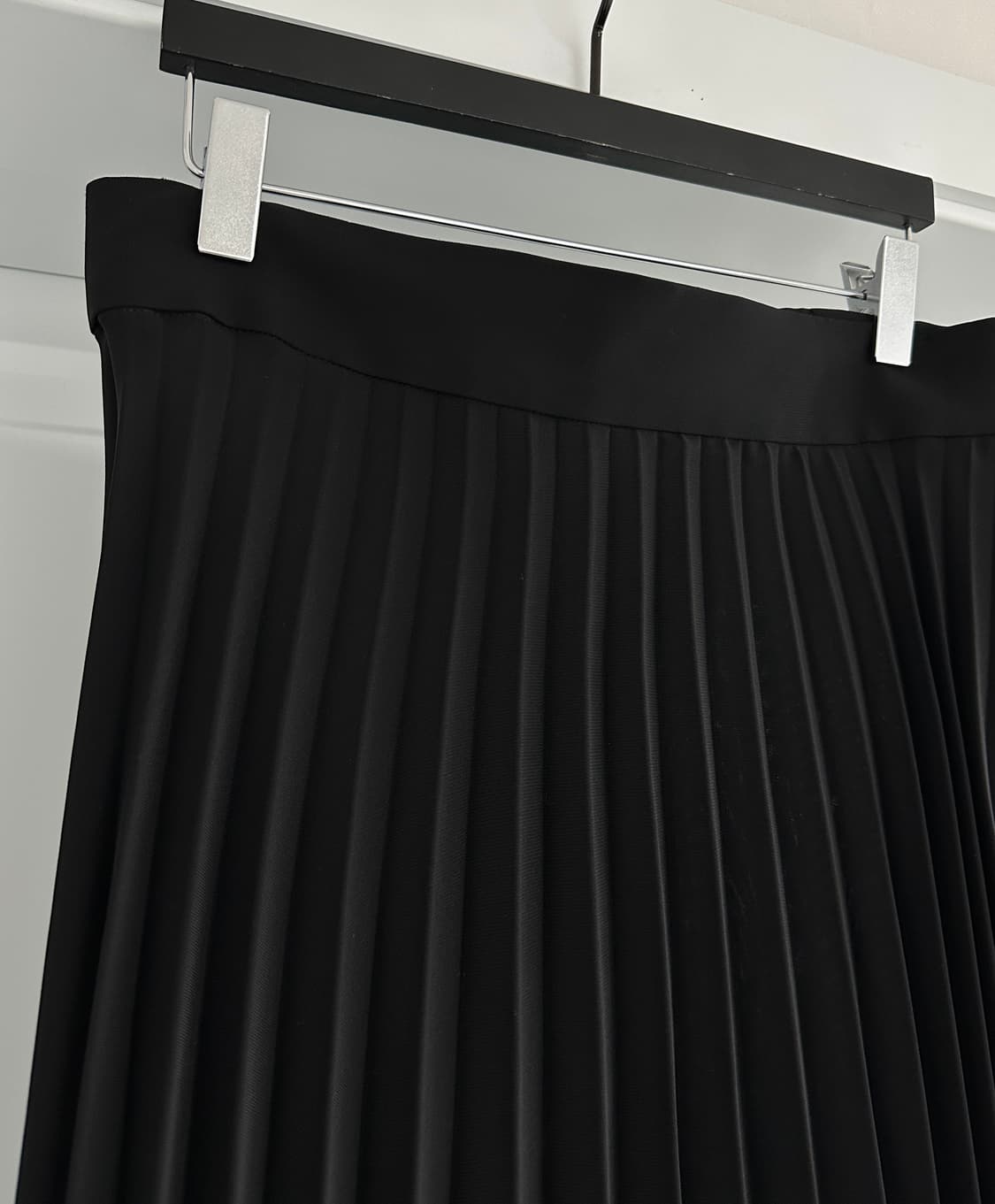 [COS 코스] 여성 블랙 플리츠 스커트 상품이미지2