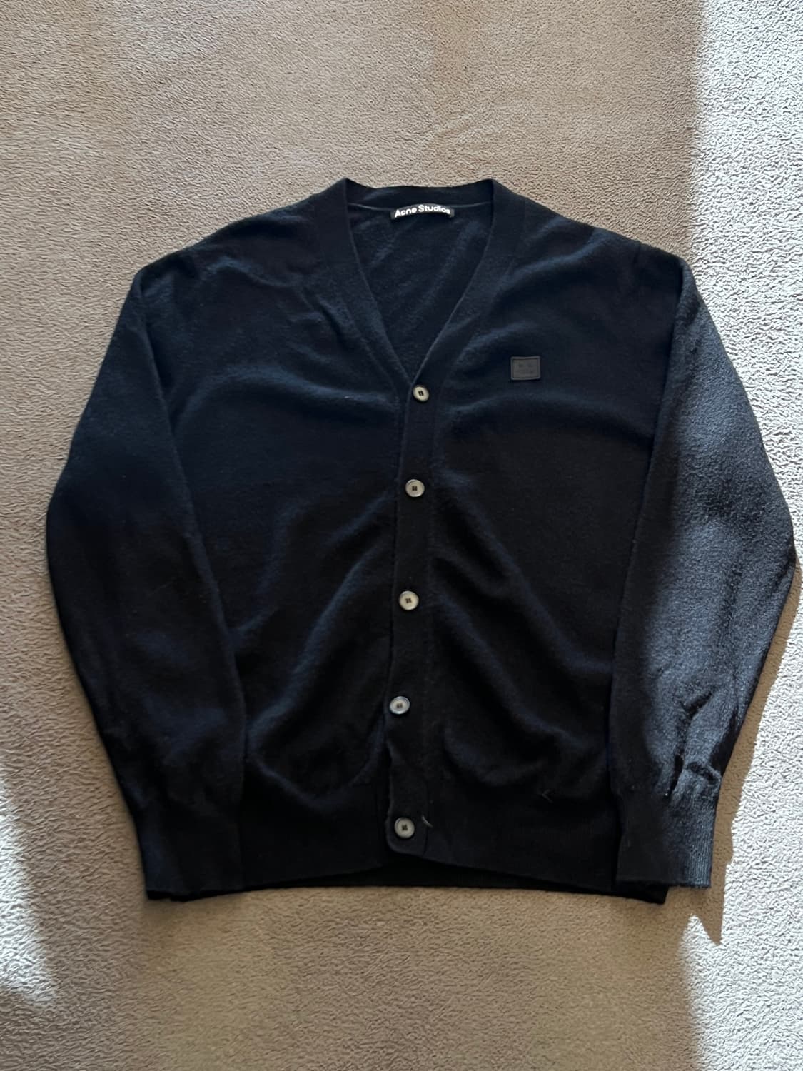 아크네스튜디오 스마일패치 울 가디건 처분  상품이미지1