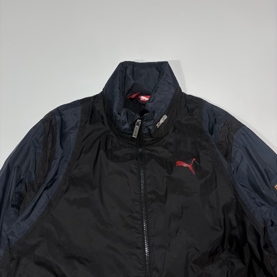 푸마 페라리 로고 바람막이 자켓 상품이미지3