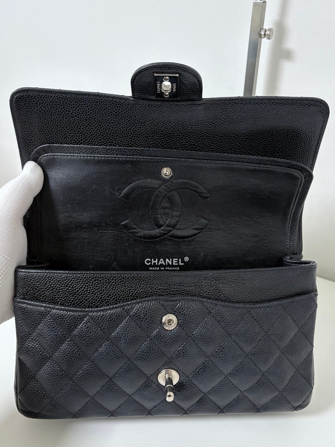 샤넬 클래식 미듐 캐비어 은장백 상품이미지7