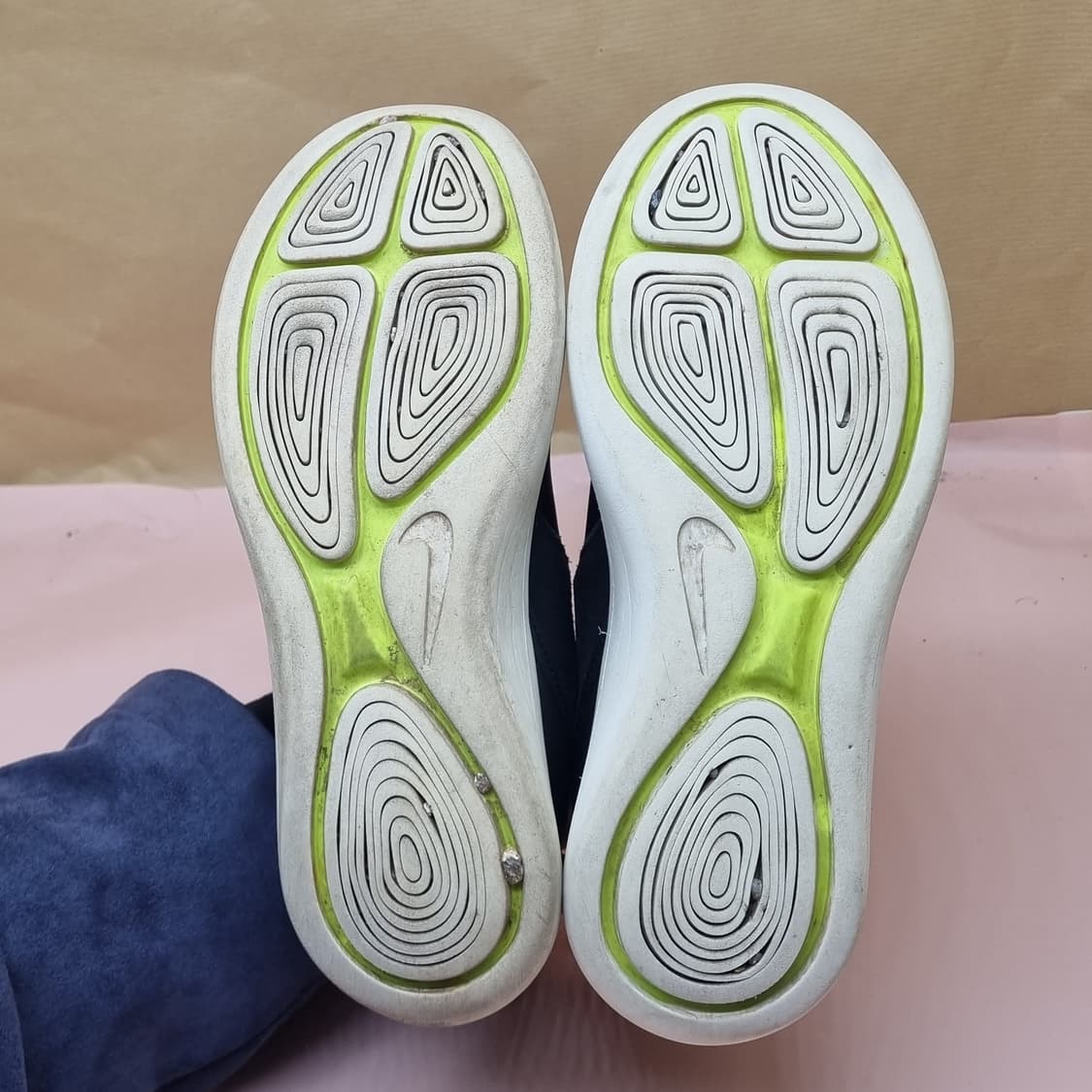 나이키 루나 차지 여성운동화235 상품이미지3