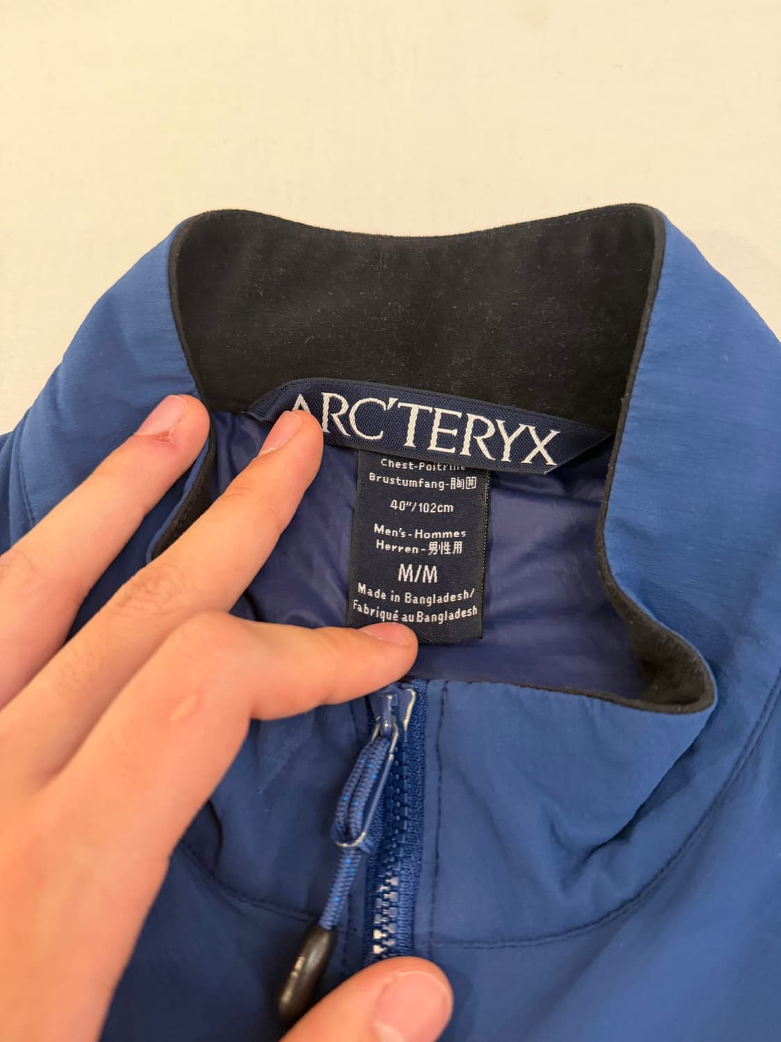 아크테릭스 아톰 경량패딩 베스트 네이비 상품이미지4