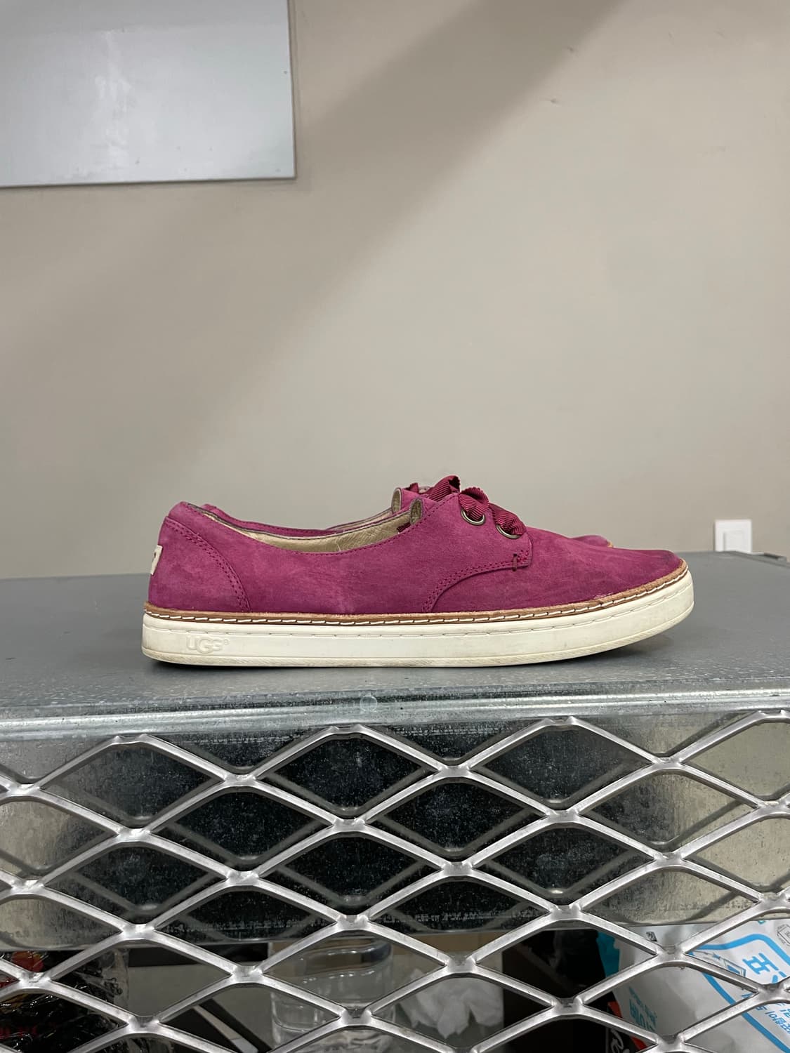 어그 카릴린 후쿠시아 스웨이드 스니커즈 235 상품이미지4