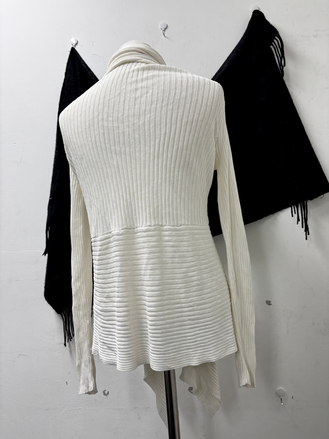 “Vintage” 00s White Draped Cardigan 상품이미지5