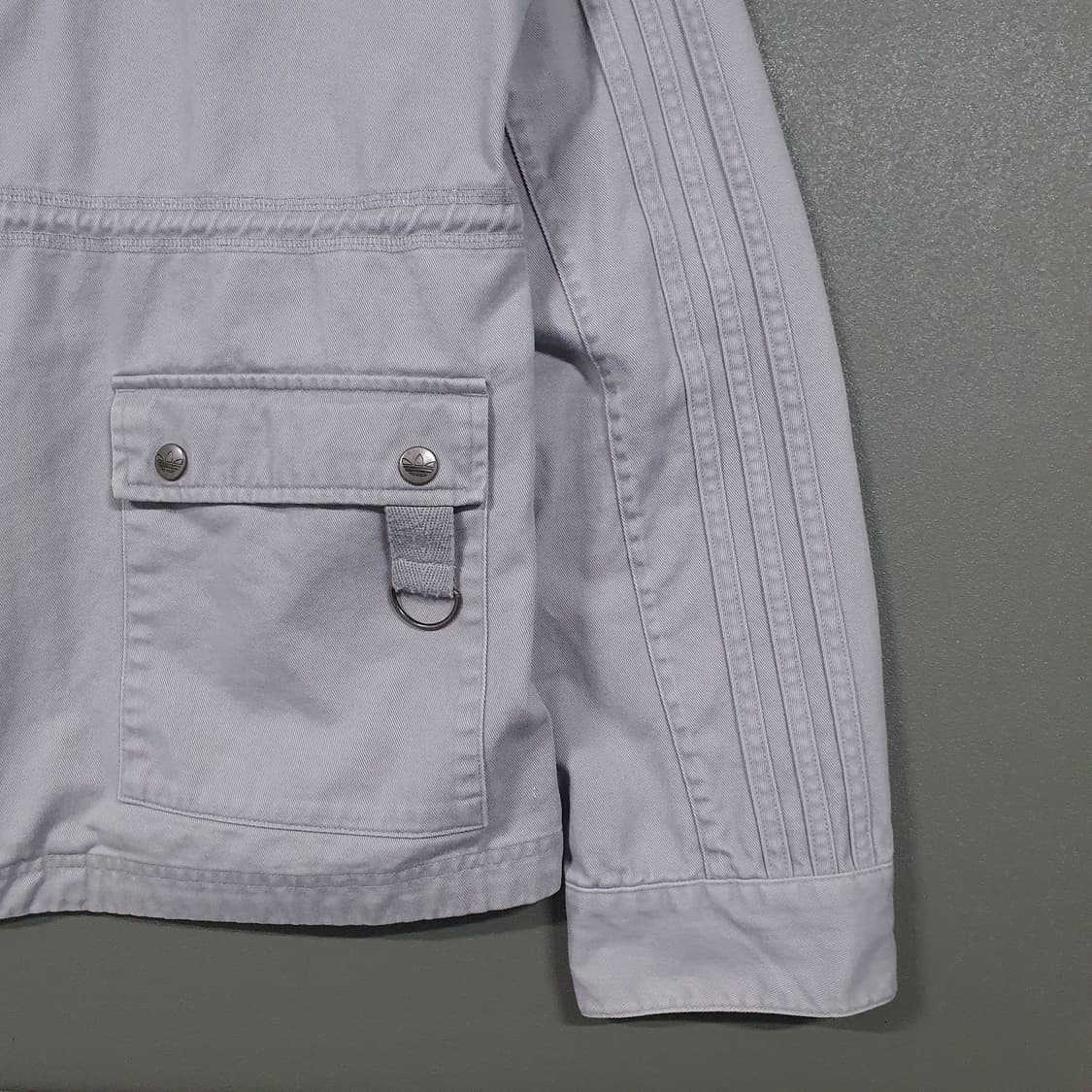 105 (XL) 아디다스 올드스쿨 그레이 삼선 나일론 포켓 사파리 자켓 상품이미지4
