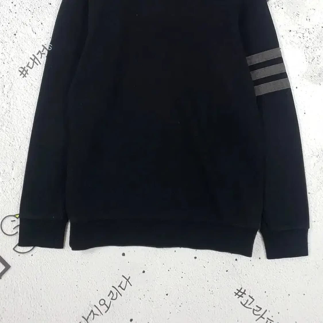 아디다스 ADIDAS 삼선 자수로고 맨투맨 블랙 2200087 상품이미지8
