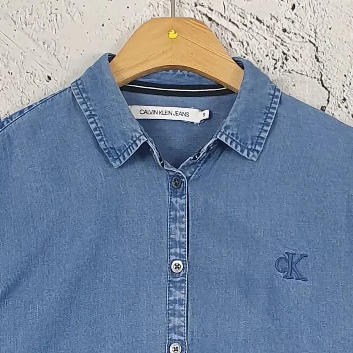 캘빈클라인 CK 오버핏 데님 셔츠 블루 S 1100285 상품이미지4