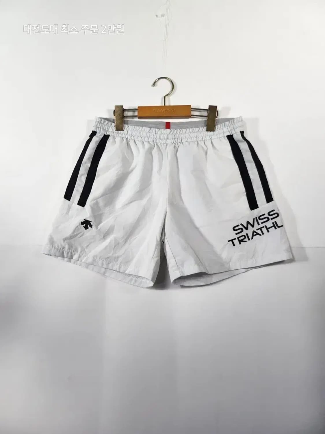 데상트 스위스 트라이애슬론 반바지 화이트 상품이미지1
