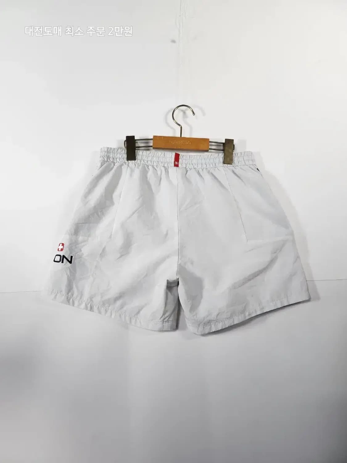 데상트 스위스 트라이애슬론 반바지 화이트 상품이미지3