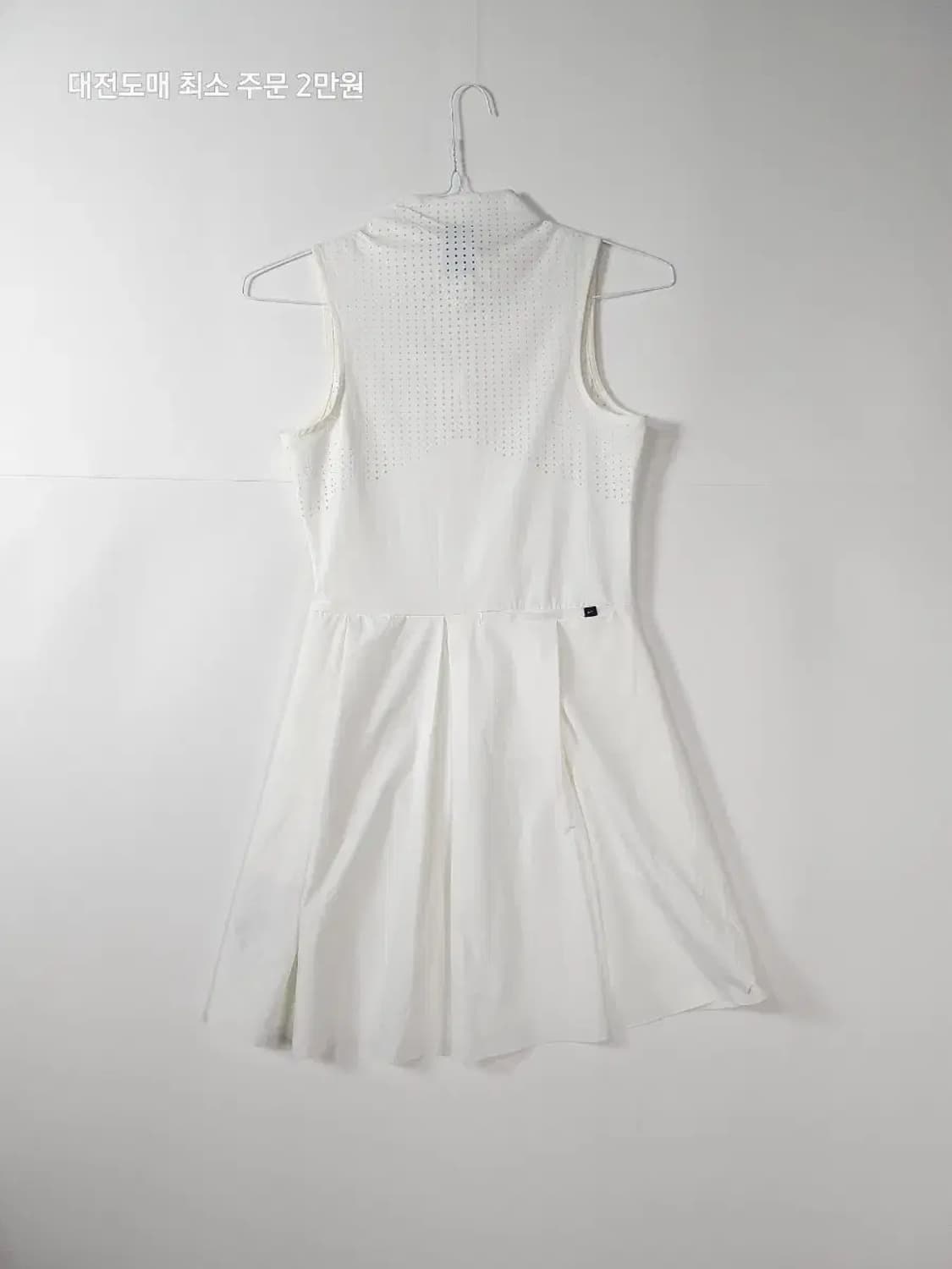 화이트 반집업 민소매 원피스 상품이미지3
