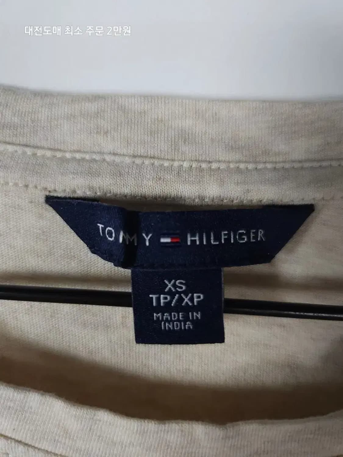 타미힐피거 베이지 반팔 티셔츠 상품이미지2