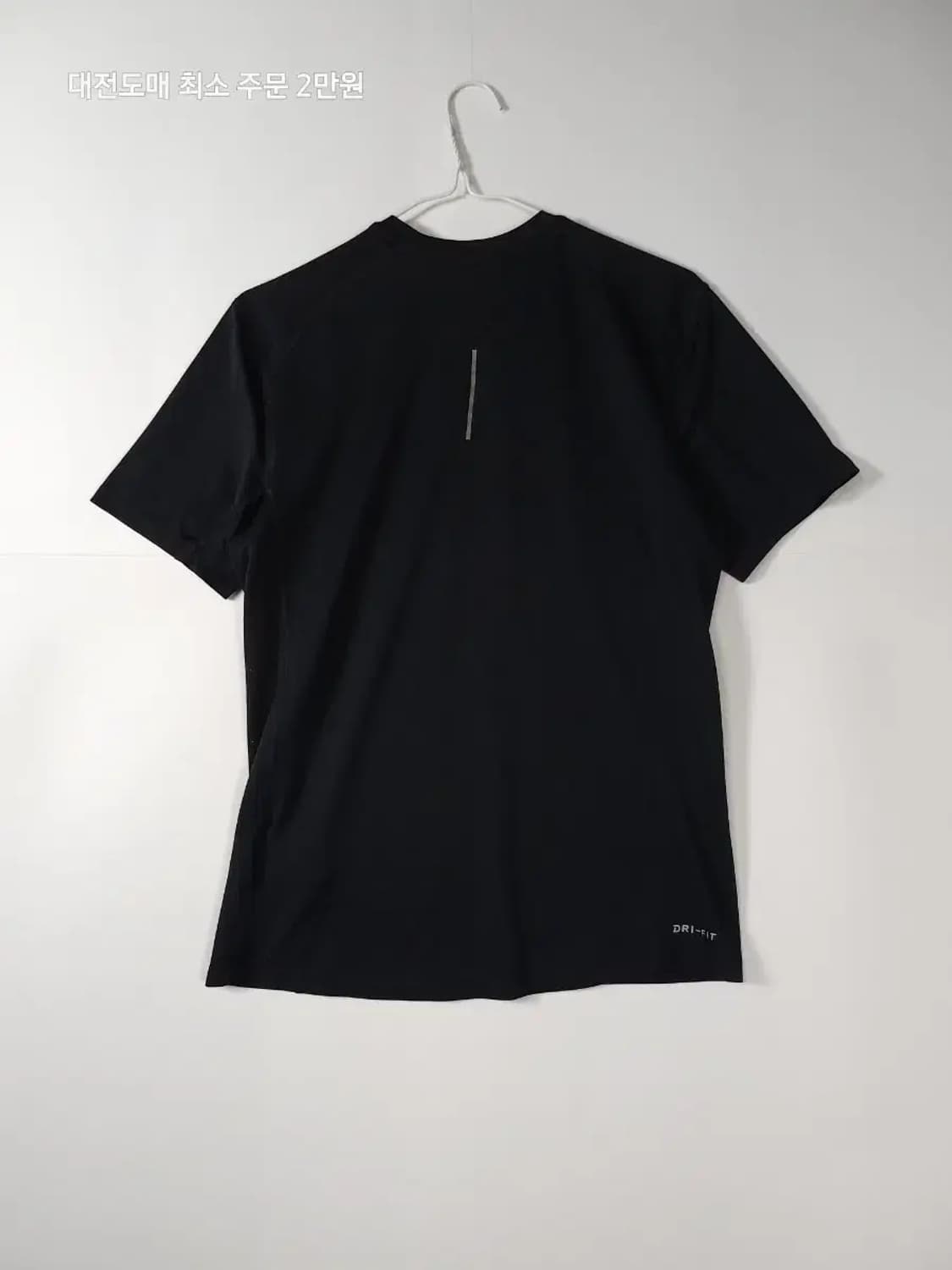 나이키 드라이핏 블랙 반팔 티셔츠 상품이미지3