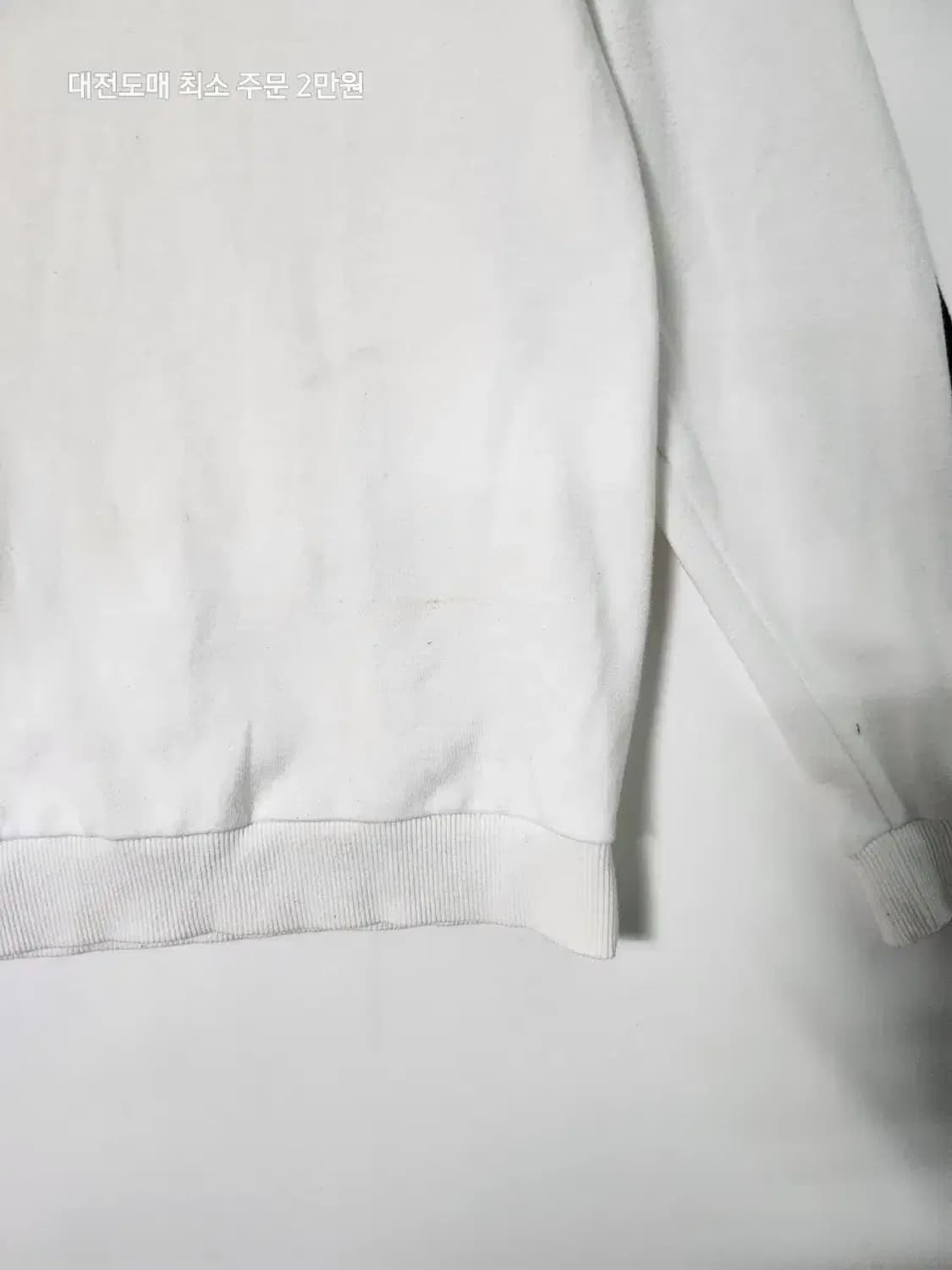 스파이더 화이트 맨투맨 블랙 라인 상품이미지4