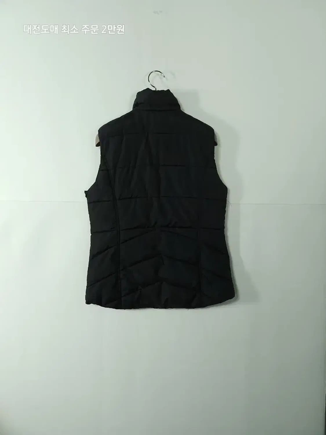 진홀릭 블랙 패딩 조끼 상품이미지2