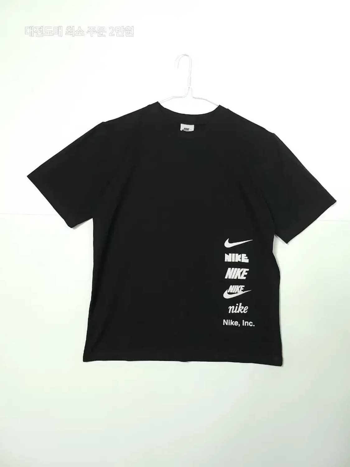 나이키 블랙 로고 프린트 반팔티 상품이미지1