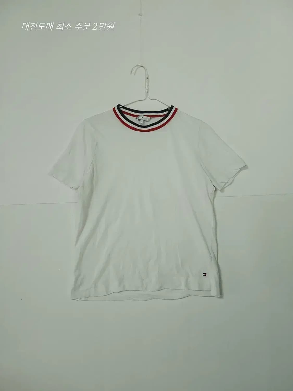 타미힐피거 화이트 반팔 티셔츠 상품이미지1