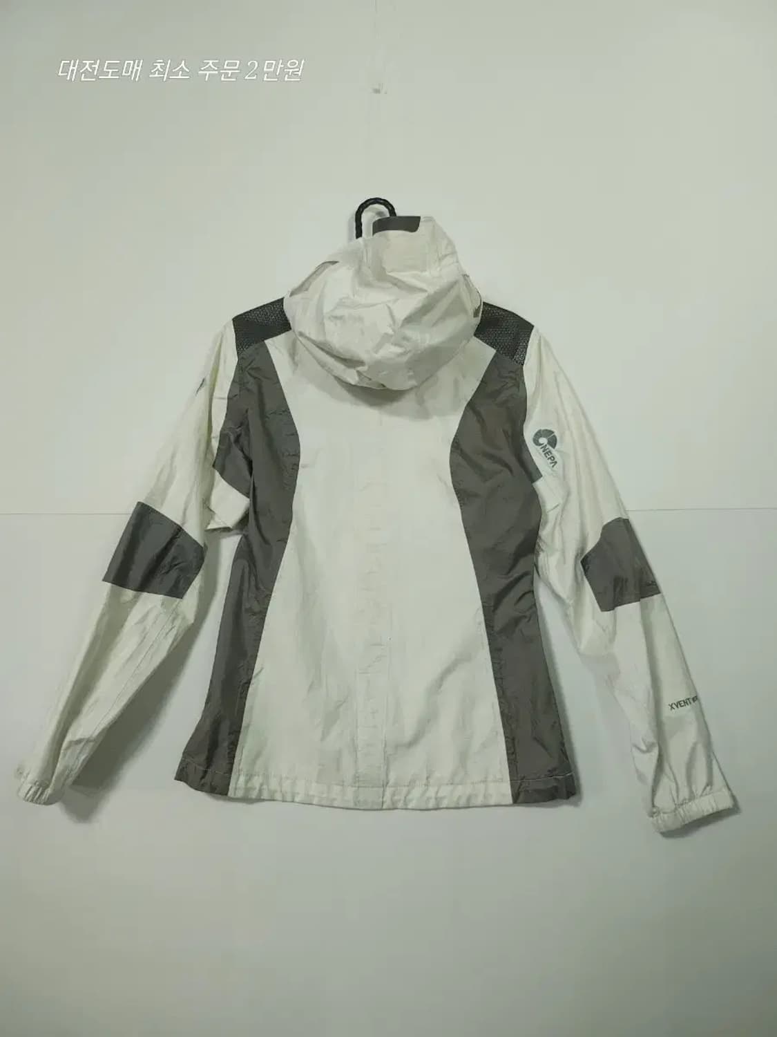 네파 바람막이 자켓 아이보리 여성용 상품이미지2