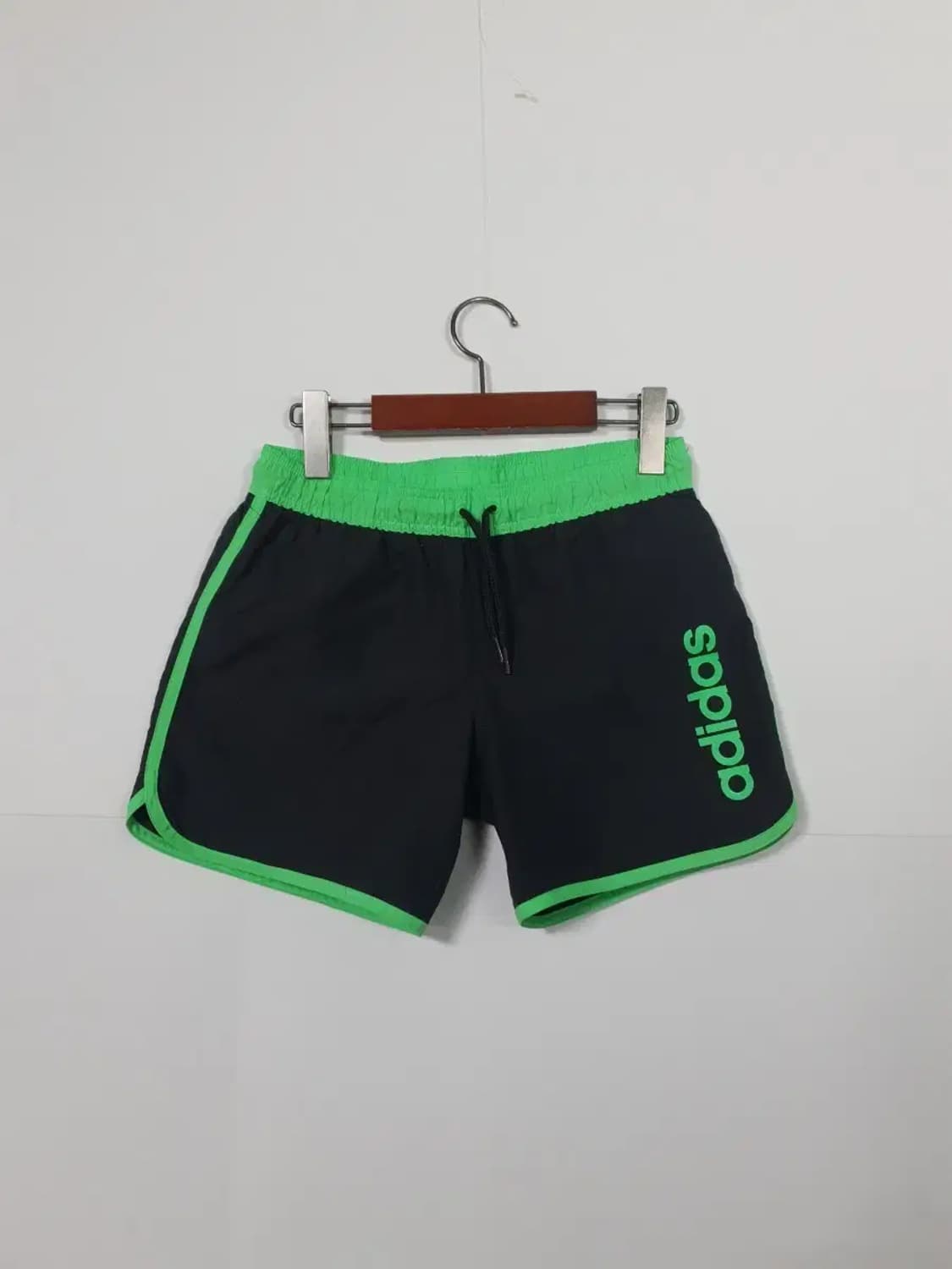 아디다스 블랙/형광 반바지 상품이미지1