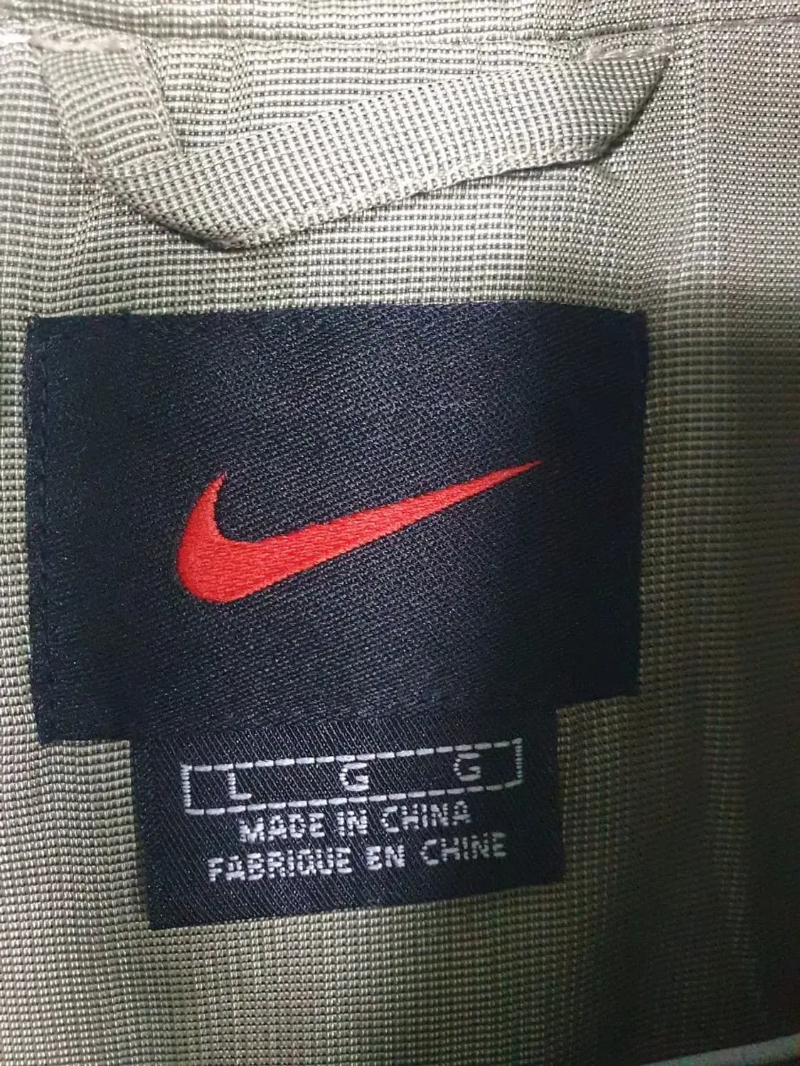 나이키 빈티지 카키색 바람막이 자켓 상품이미지3