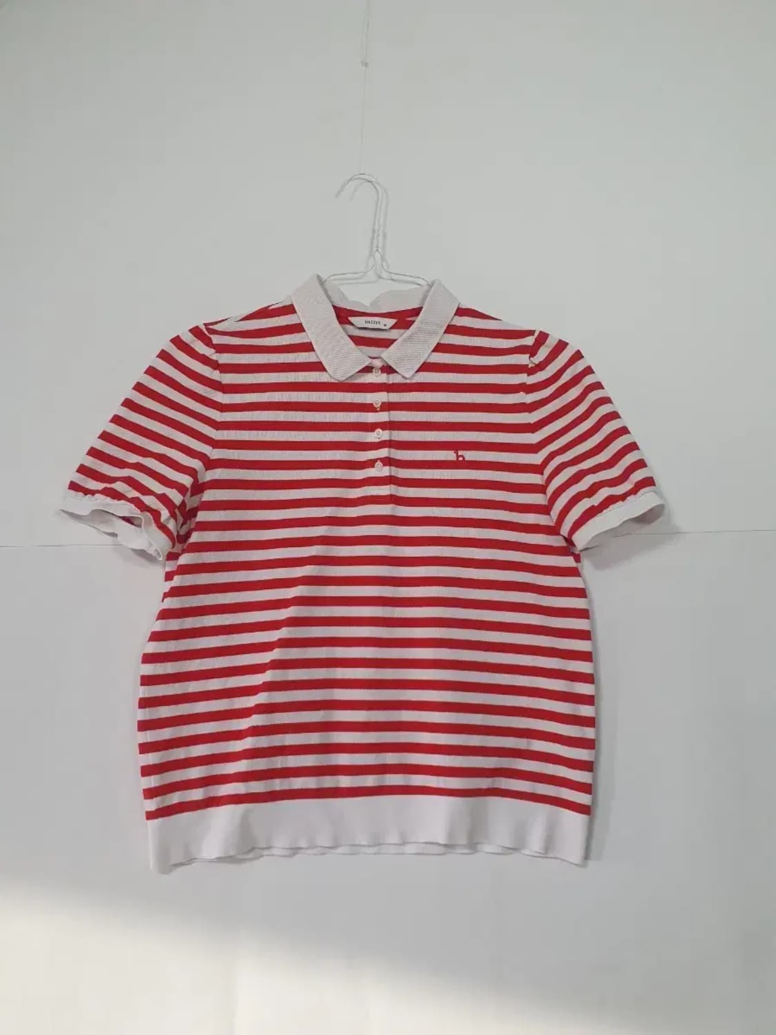 헤지스 레드 화이트 스트라이프 반팔 카라 티셔츠 상품이미지1