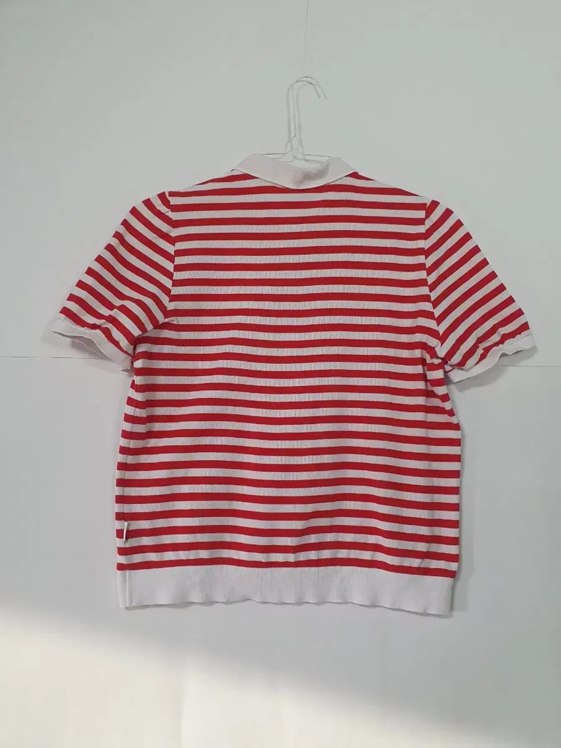 헤지스 레드 화이트 스트라이프 반팔 카라 티셔츠 상품이미지2