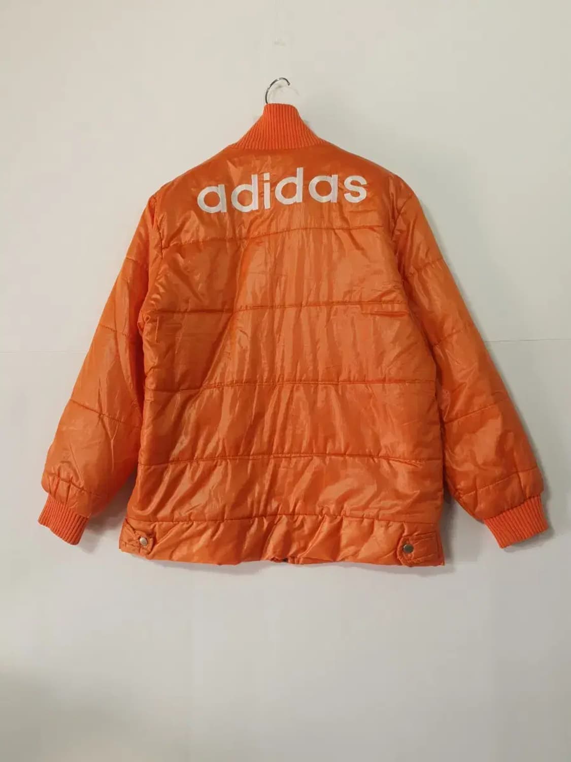 아디다스 오렌지색 패딩 점퍼 상품이미지2