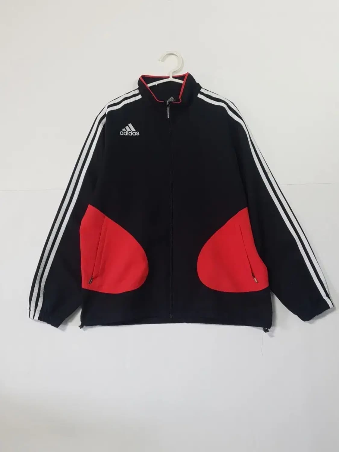 아디다스 블랙/레드 트랙탑 저지 상품이미지1