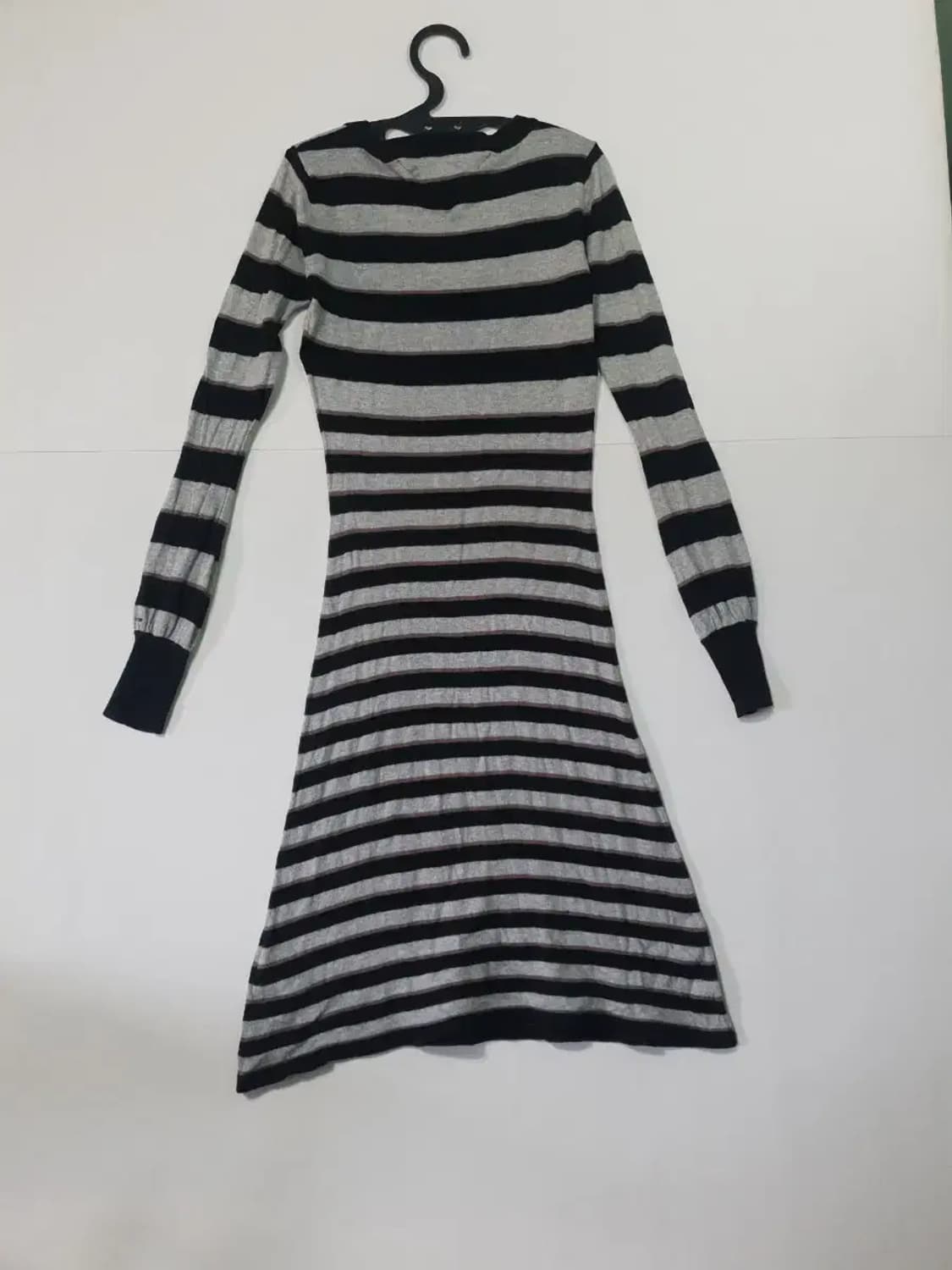 타미힐피거 스트라이프 긴팔 니트 원피스 상품이미지2