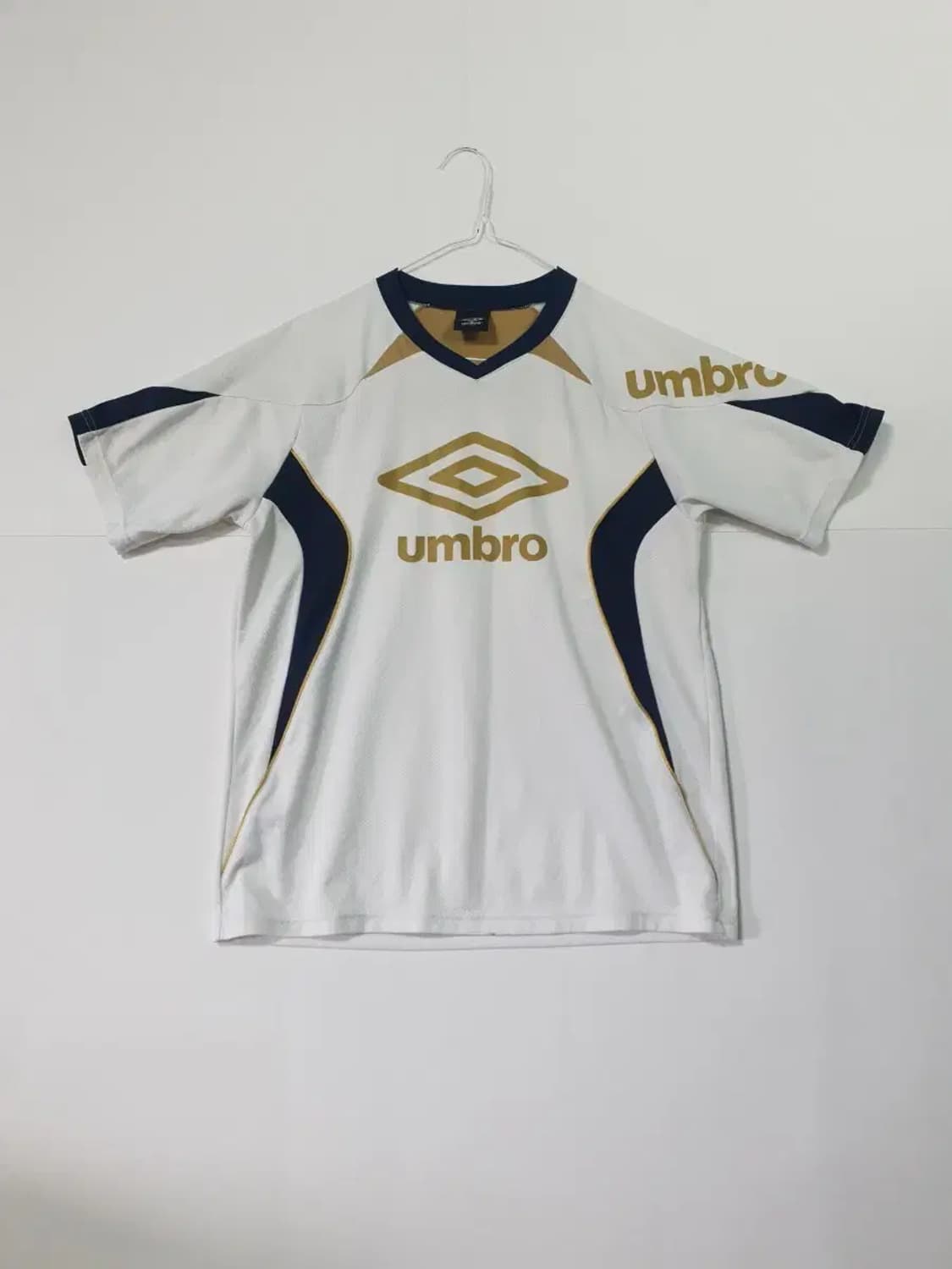 엄브로 화이트/네이비 반팔 티셔츠 상품이미지1