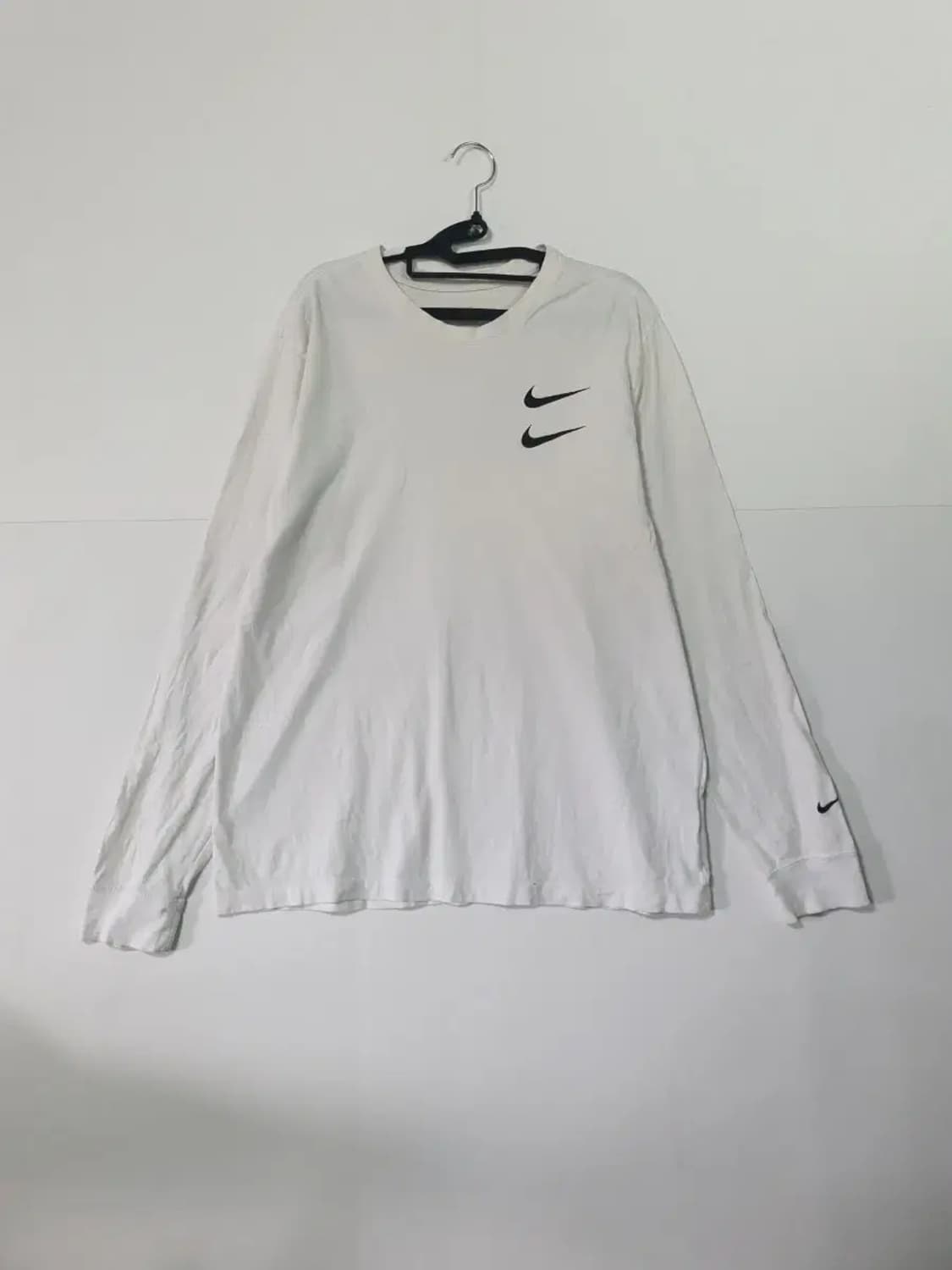 나이키 스우시 더블로고 흰색 긴팔티 상품이미지1