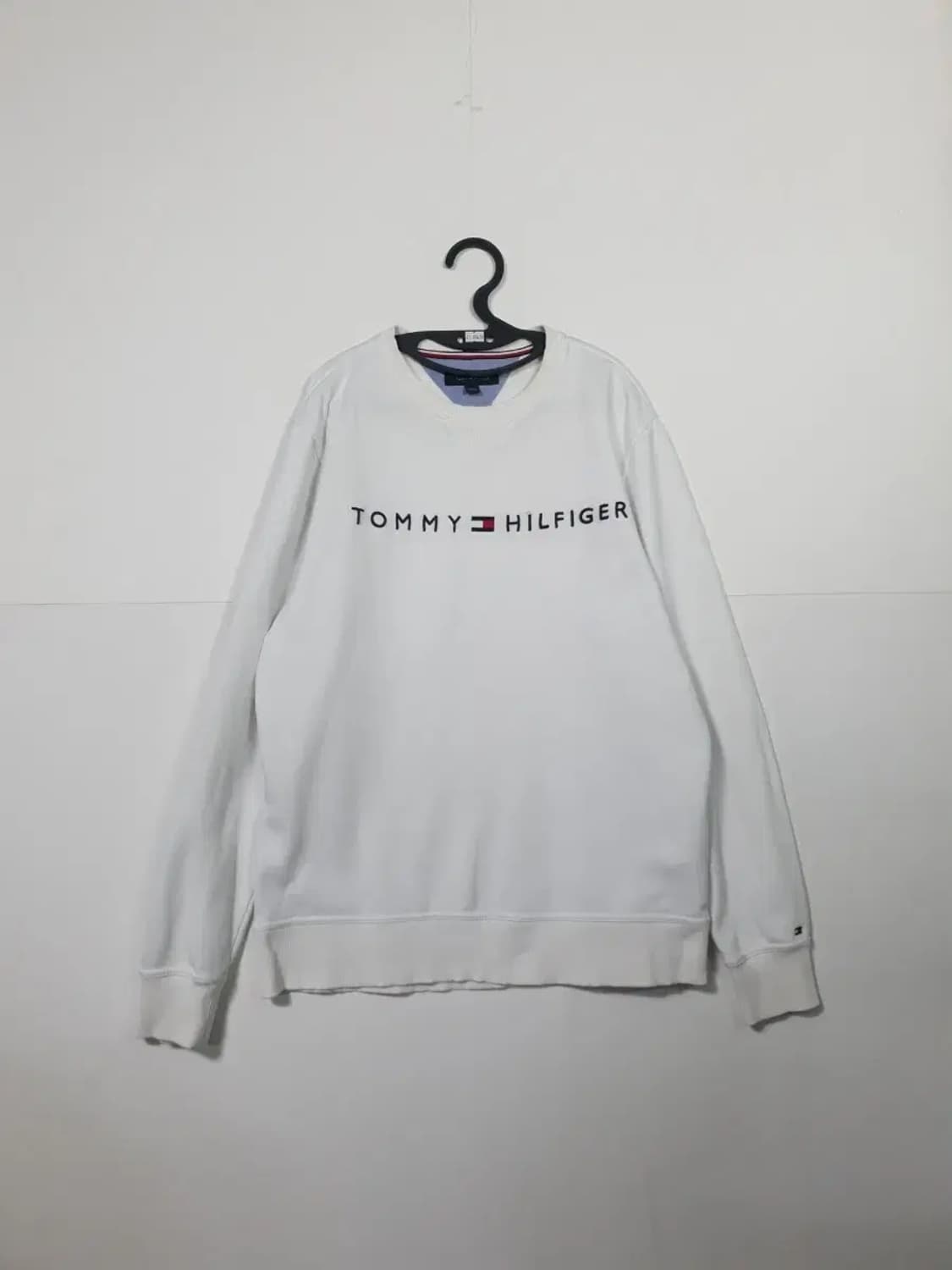 타미힐피거 화이트 맨투맨 티셔츠 상품이미지1
