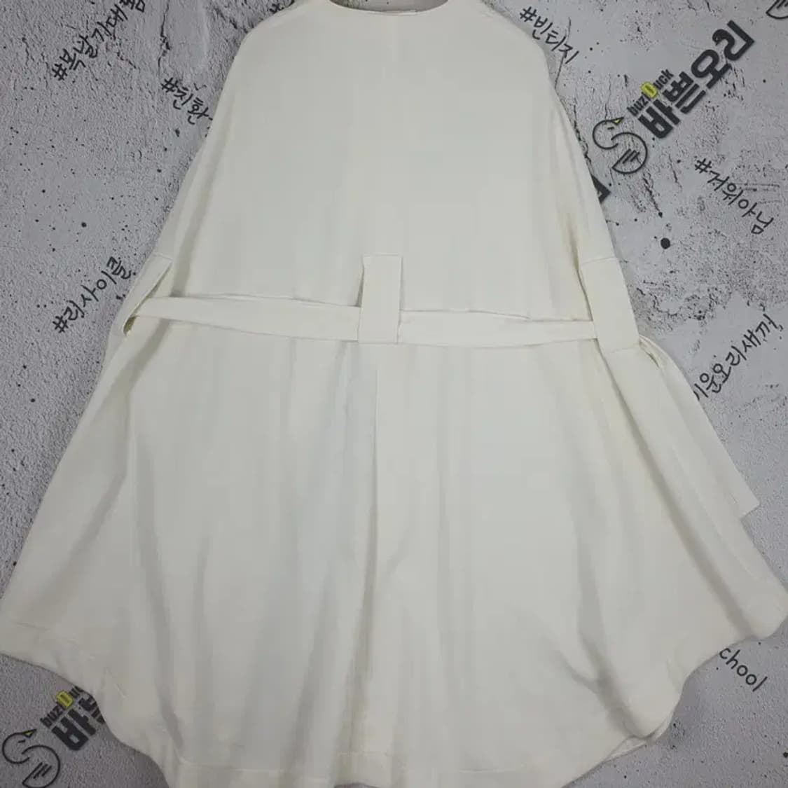 [새상품] MILL STUDIO  케이프코트 화이트 3200035 상품이미지2