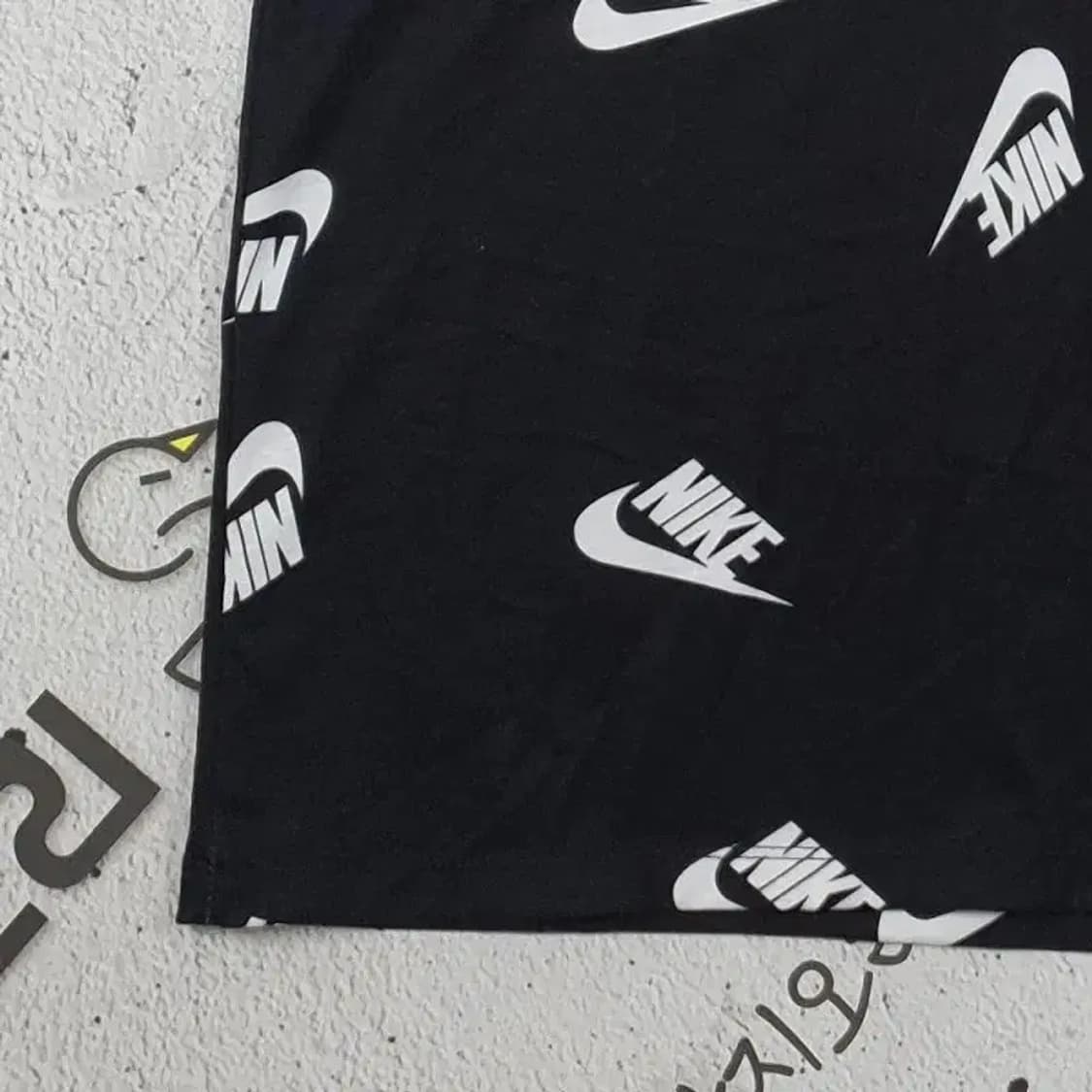 나이키 NIKE 올오버 퓨추라 반팔 티 블랙 95 1000218 상품이미지4