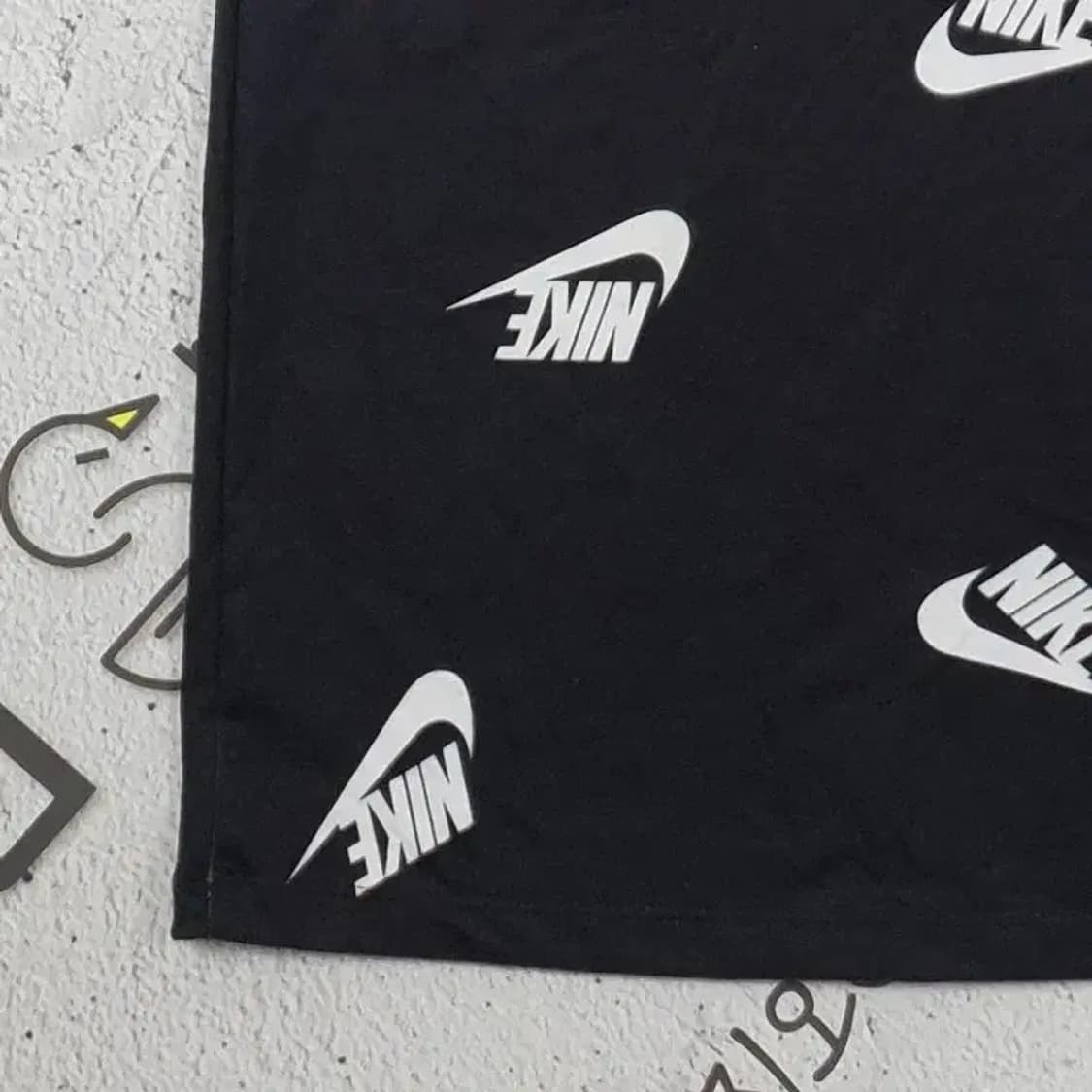 나이키 NIKE 올오버 퓨추라 반팔 티 블랙 95 1000218 상품이미지8
