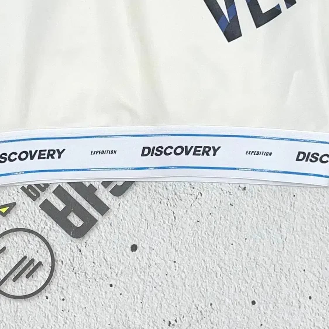 디스커버리 DISCOVERY 크롭 래쉬가드 긴팔 크림 95 2100108 상품이미지5