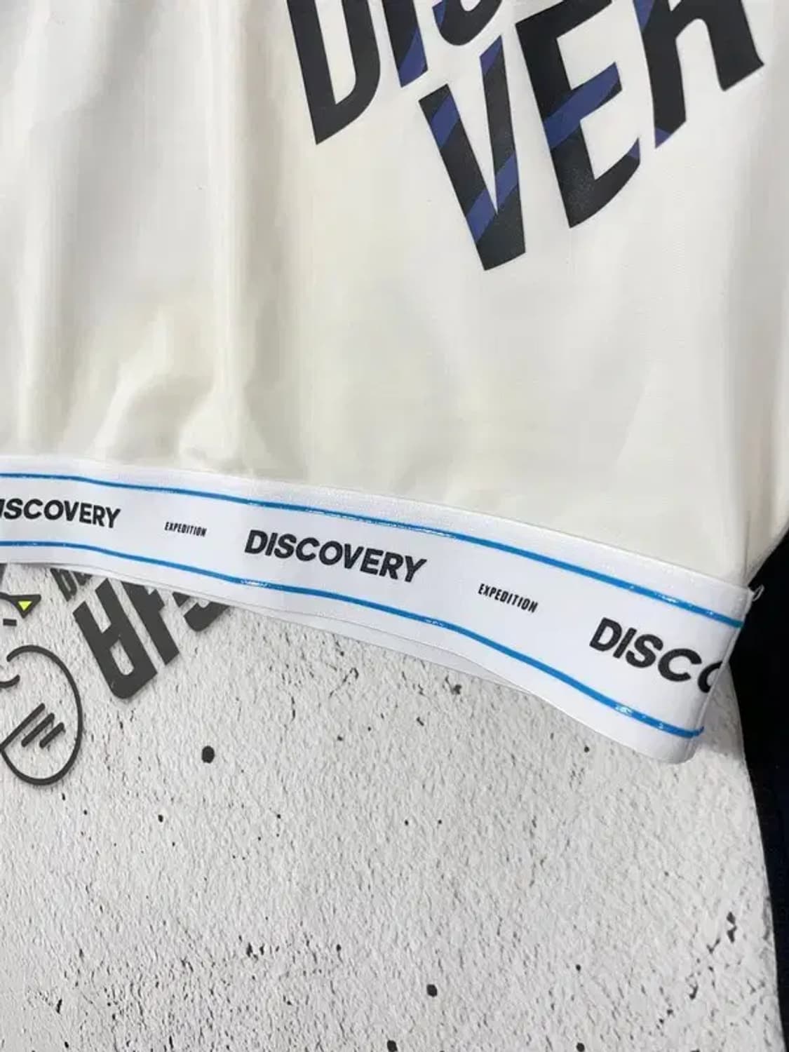 디스커버리 DISCOVERY 크롭 래쉬가드 긴팔 크림 95 2100108 상품이미지7