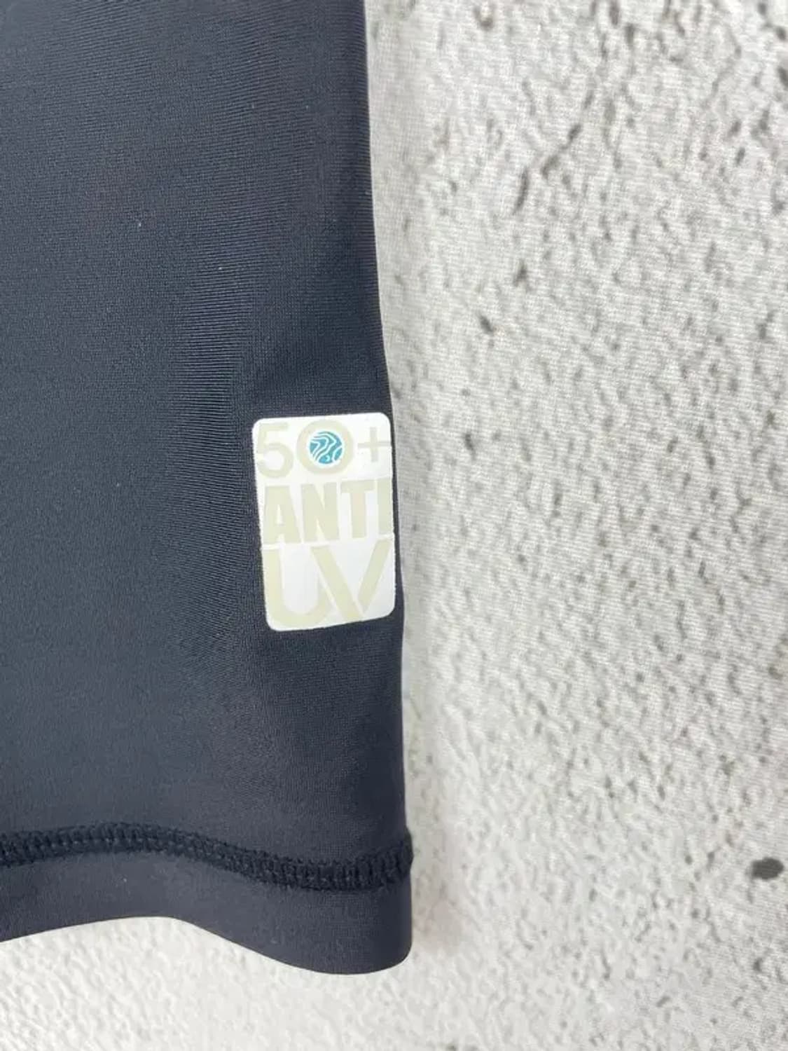 디스커버리 DISCOVERY 크롭 래쉬가드 긴팔 크림 95 2100108 상품이미지8