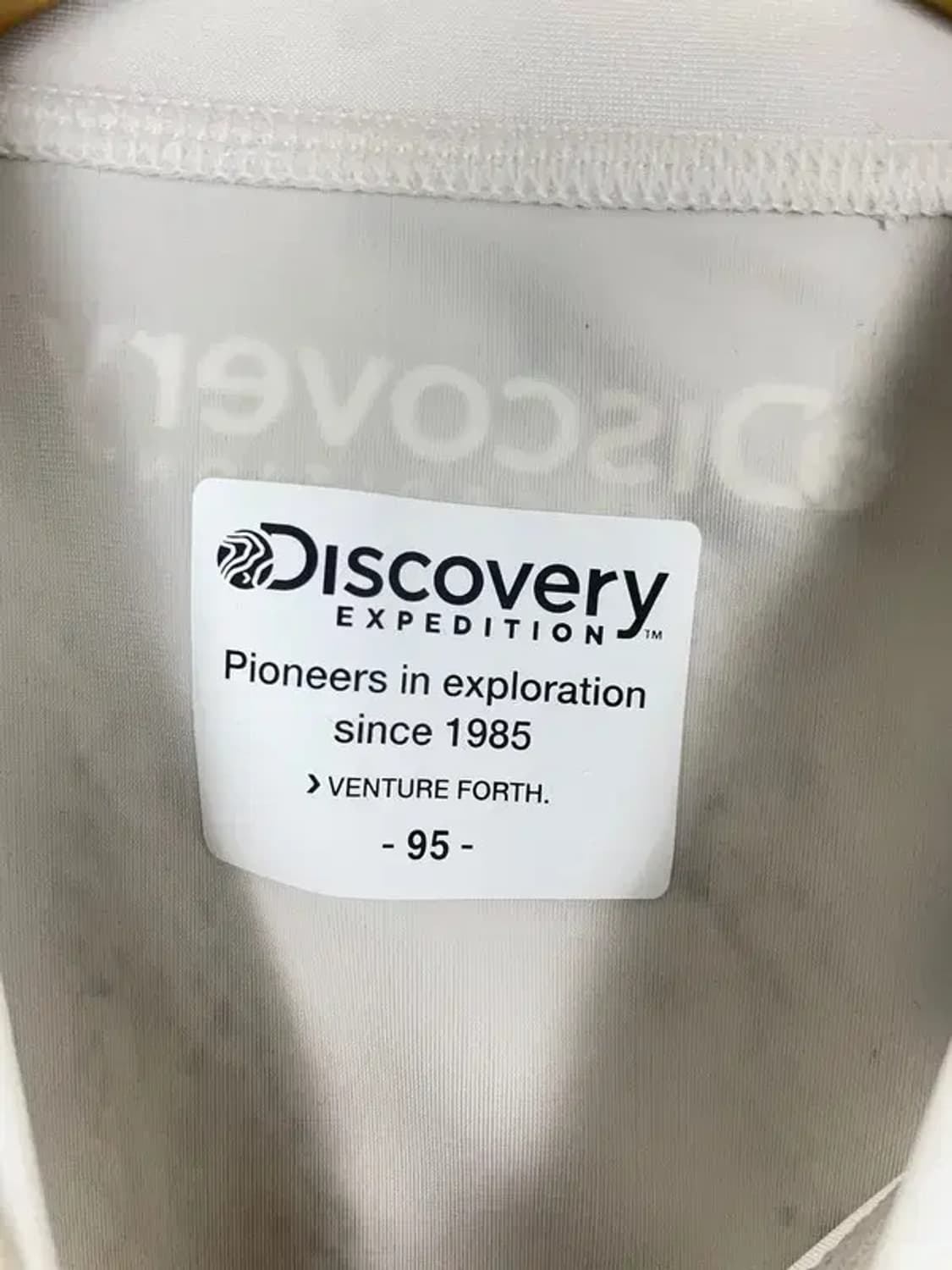 디스커버리 DISCOVERY 크롭 래쉬가드 긴팔 크림 95 2100108 상품이미지9