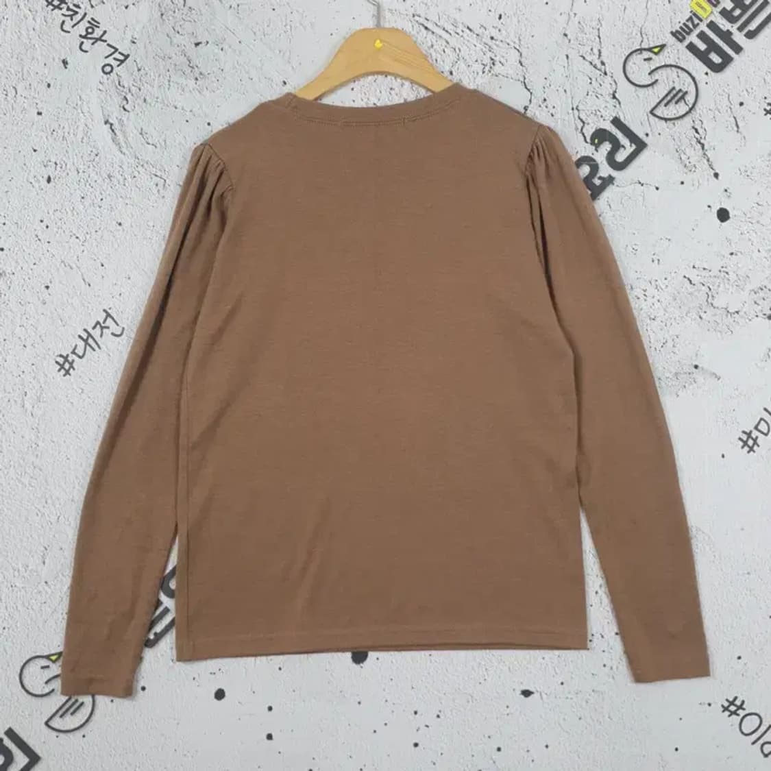 코코블랙 COCOBLACK 롱슬리브 긴팔 티 브라운 F 2100112 상품이미지2