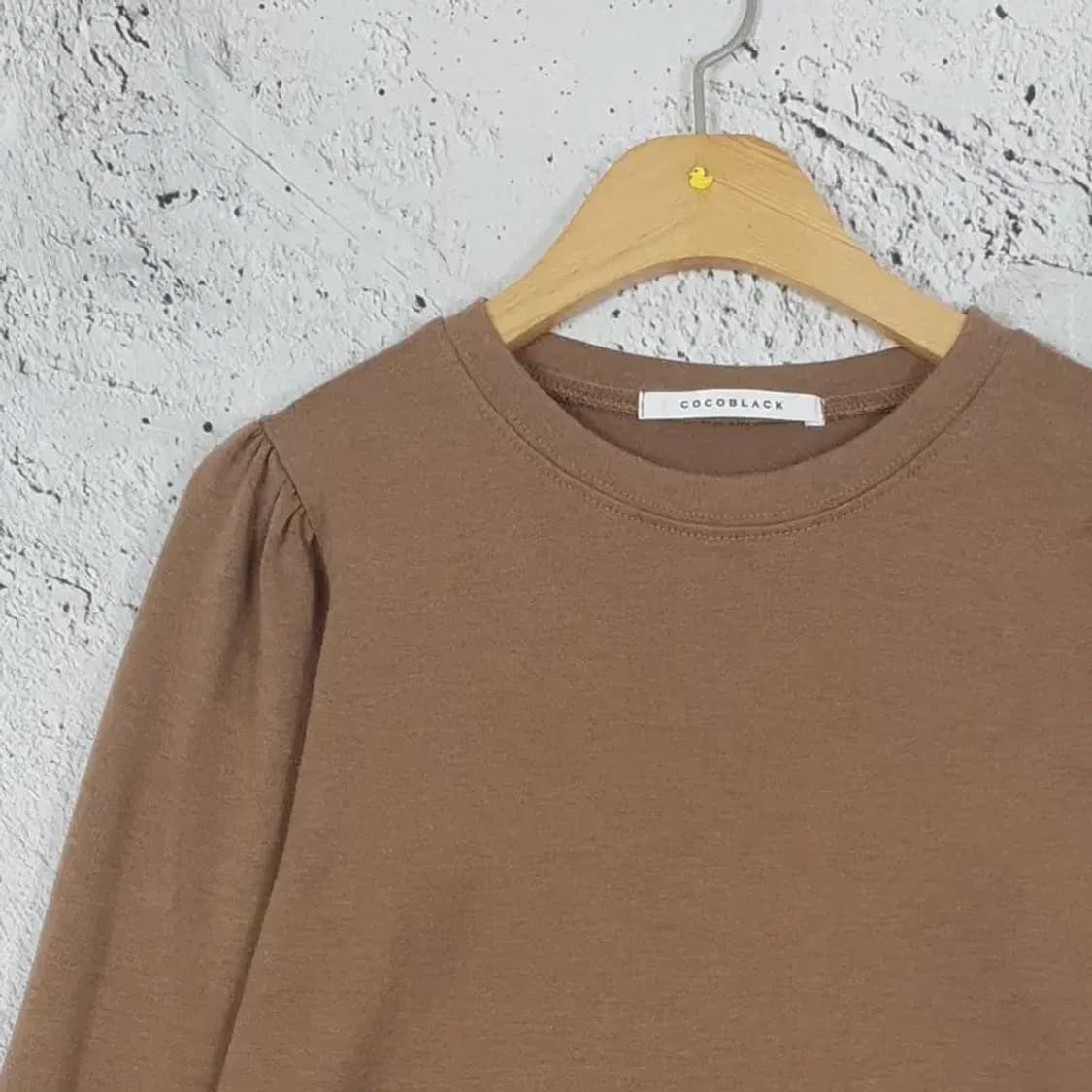 코코블랙 COCOBLACK 롱슬리브 긴팔 티 브라운 F 2100112 상품이미지4