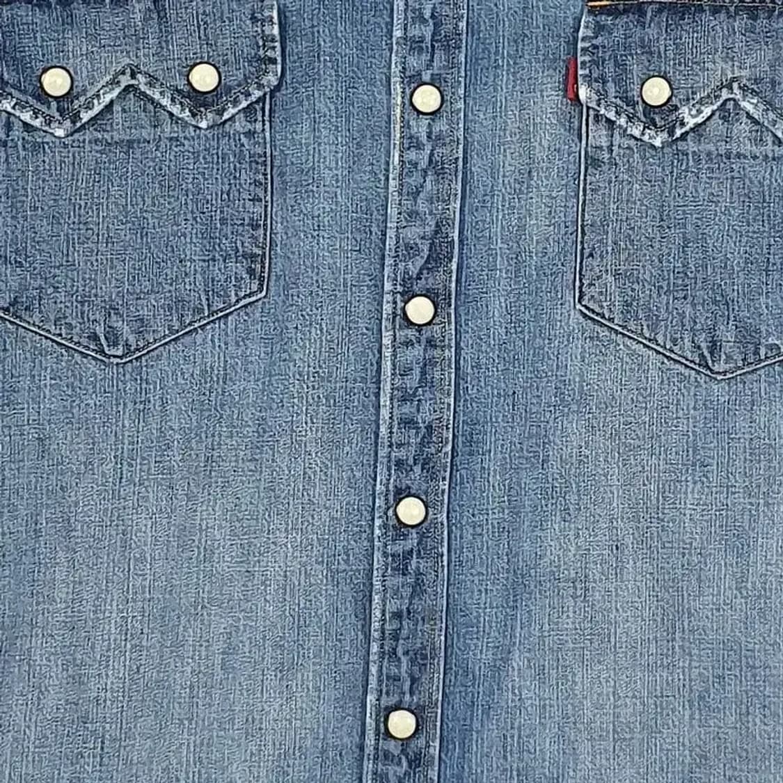 리바이스 LEVI'S 여성 워싱 데님 셔츠 중청 1100160 상품이미지4
