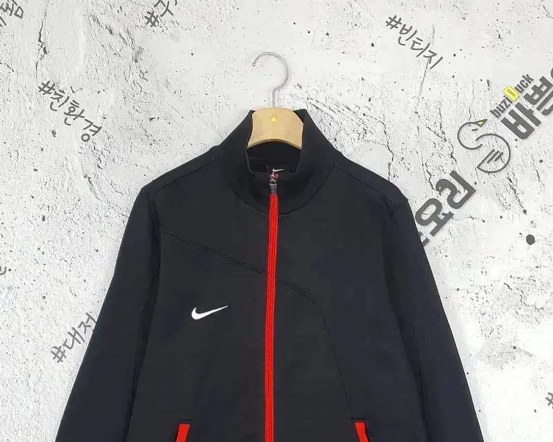 나이키 NIKE 화이트 스우시 트랙 져지 자켓 블랙 3100144 상품이미지4