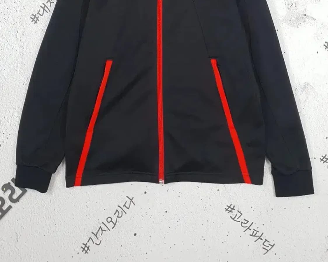 나이키 NIKE 화이트 스우시 트랙 져지 자켓 블랙 3100144 상품이미지5