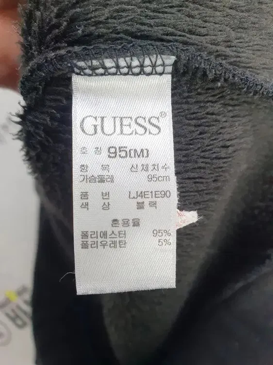 게스 GUESS 융기모 맨투맨 블랙 2200074 상품이미지9