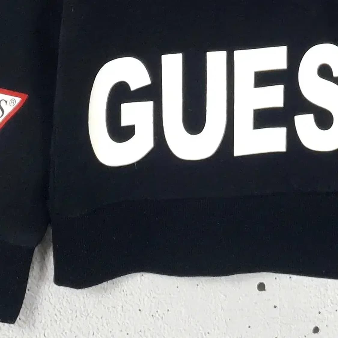 게스 GUESS 맨투맨 블랙 2200076 상품이미지6