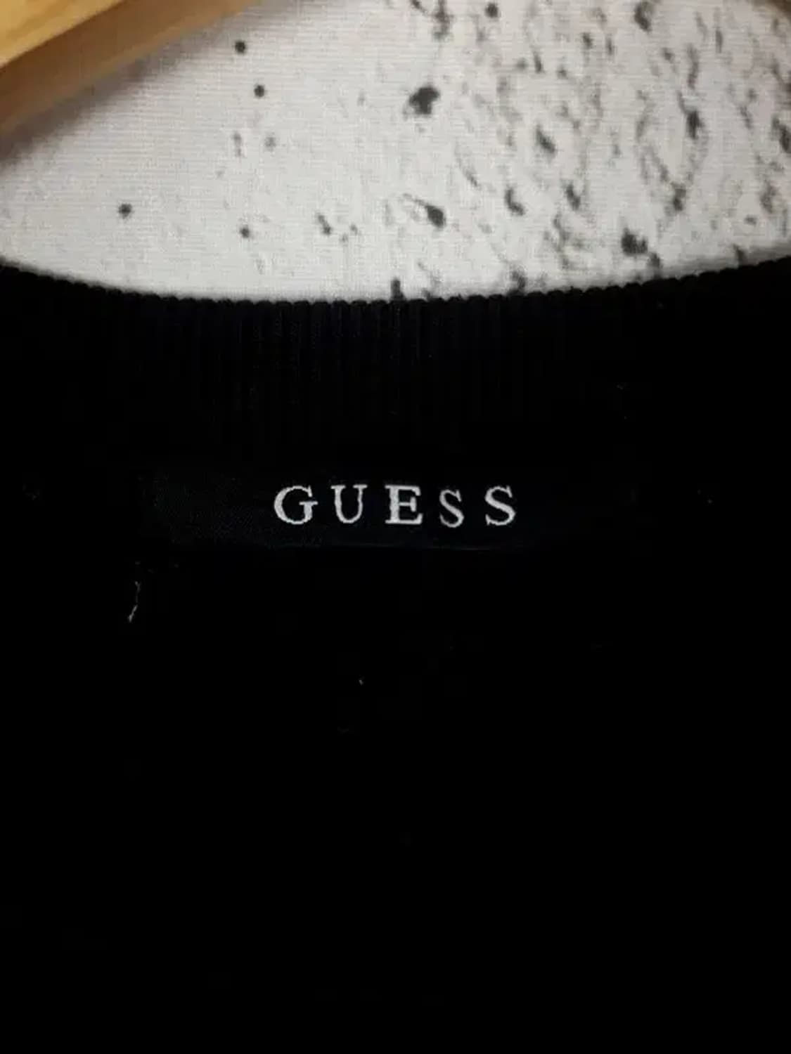 게스 GUESS 맨투맨 블랙 2200076 상품이미지7
