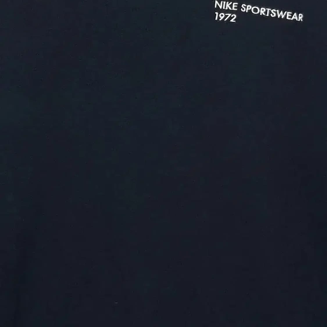 나이키 NIKE 스우시 스웻셔츠 맨투맨 블랙 2200157 상품이미지4