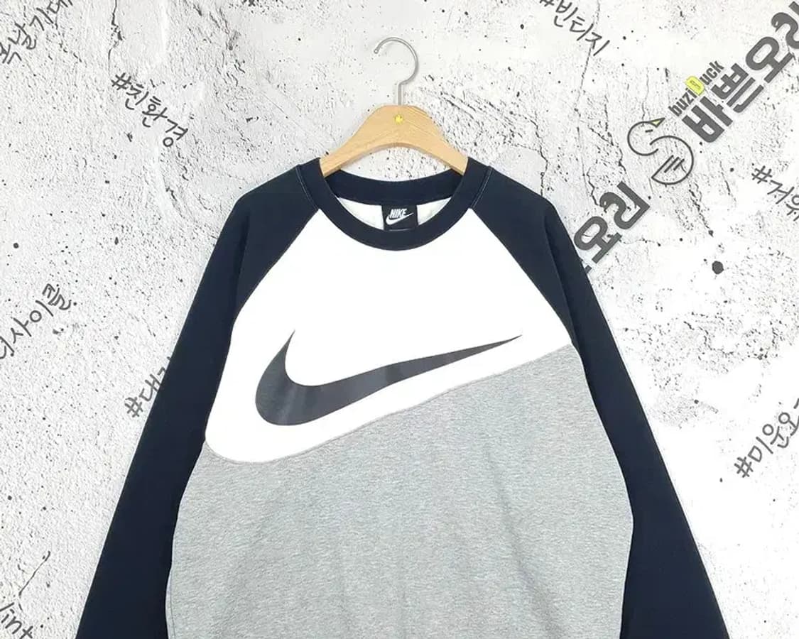 나이키 NIKE 빅스우시 스웻 맨투맨 그레이 배색 2200183 상품이미지4