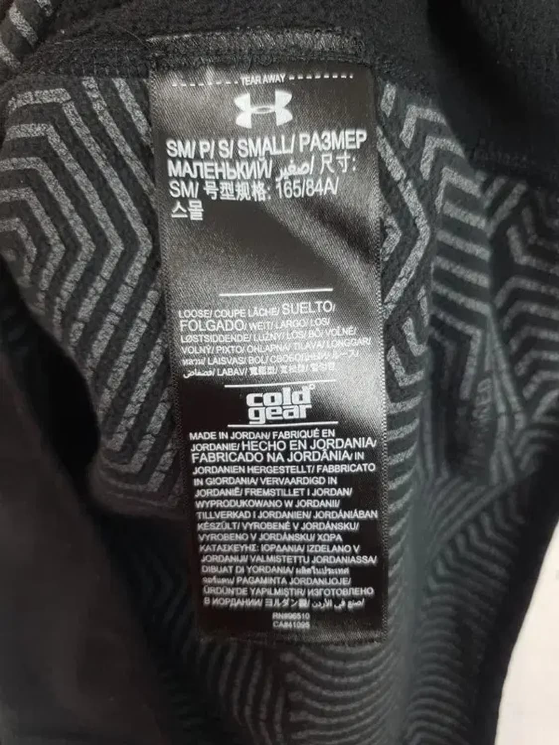 언더아머 UNDER ARMOUR 약기모 긴팔 티 블랙 2100034 상품이미지4